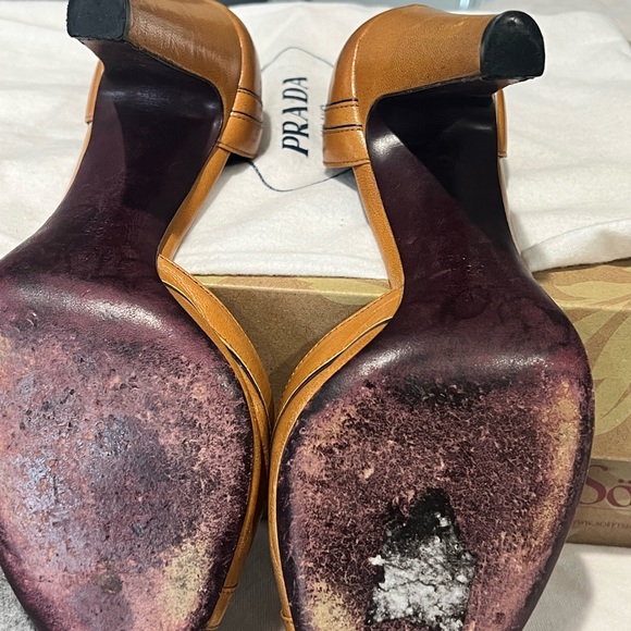 Authentic vintage Prada heels size 38 - Picture 7 of 7